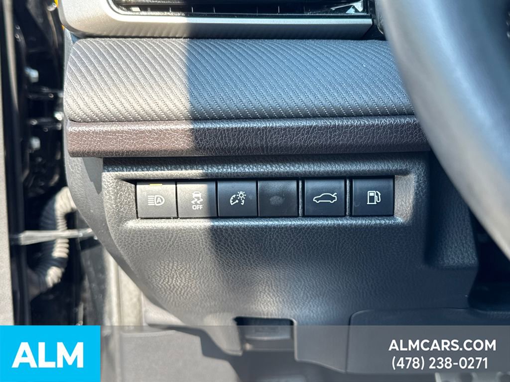 Used 2025 Toyota Camry SE image 34