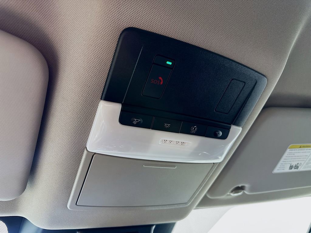 Used 2024 Nissan Rogue SV image 32