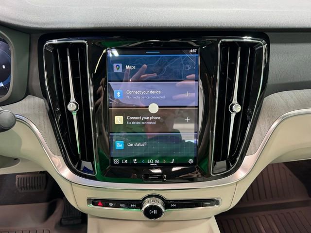 New 2024 Volvo S60 B5 Plus w/ Climate Package image 17