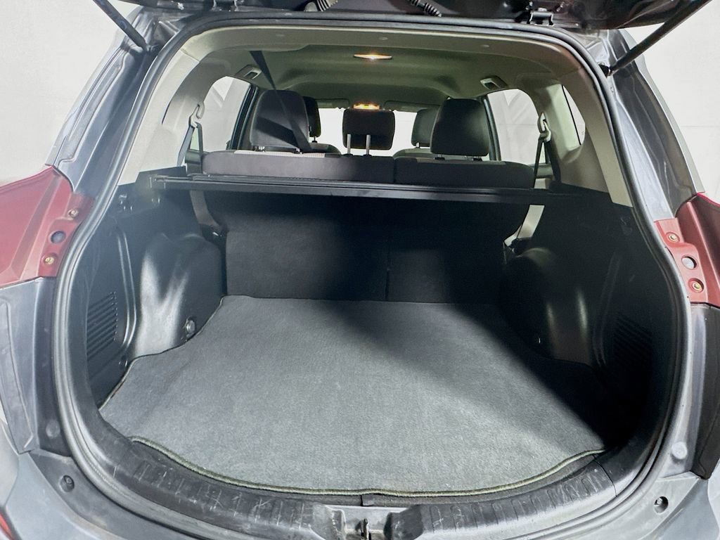 Used 2015 Toyota RAV4 LE image 29