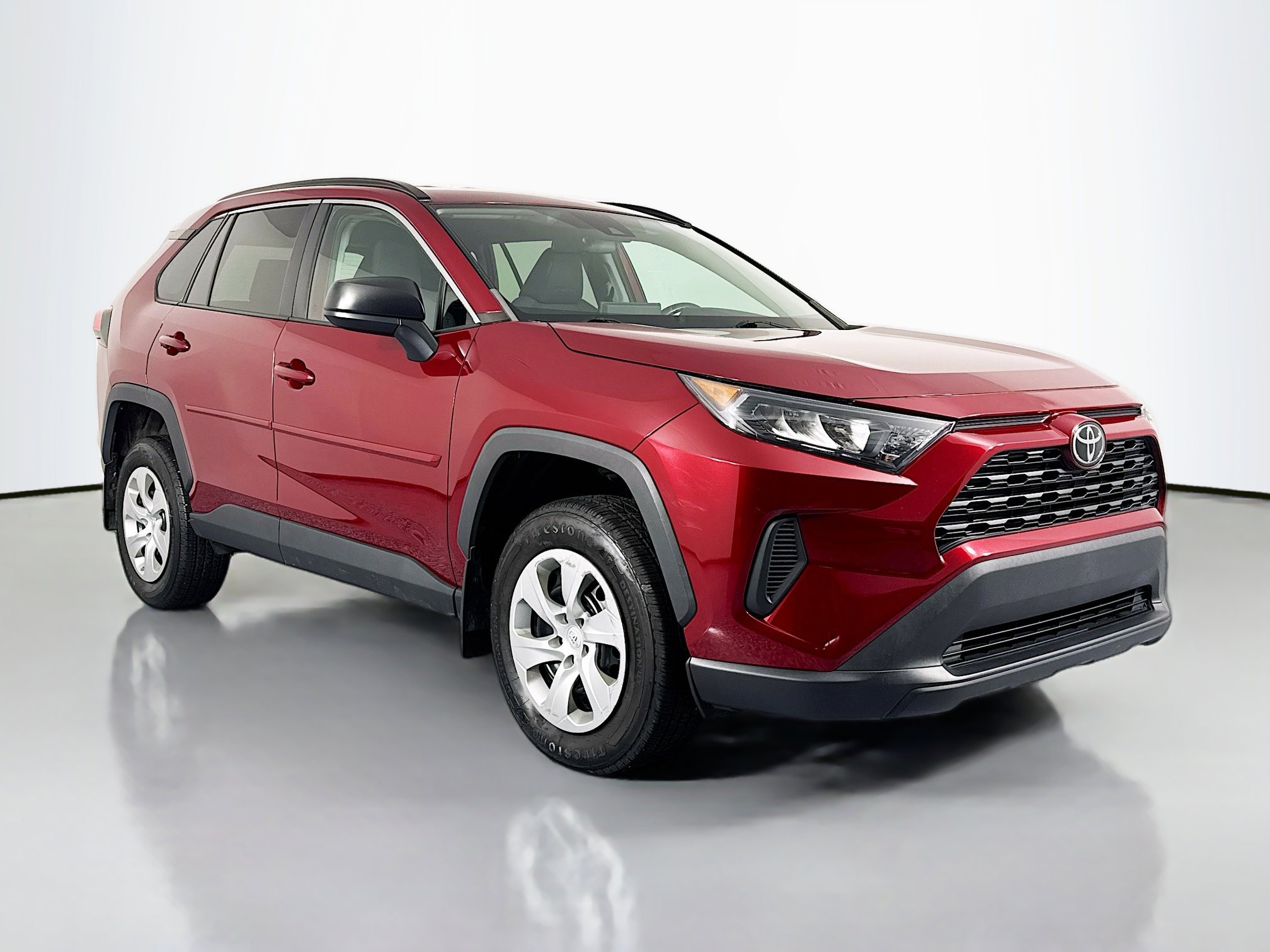 Used 2021 Toyota RAV4 LE image 3