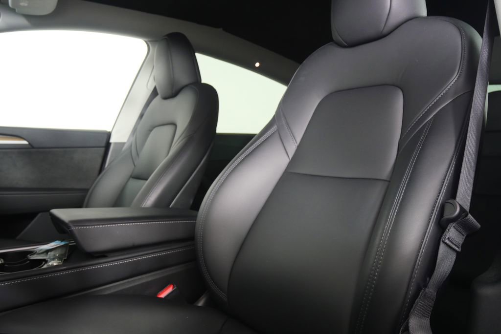 Used 2023 Tesla Model Y Long Range image 10