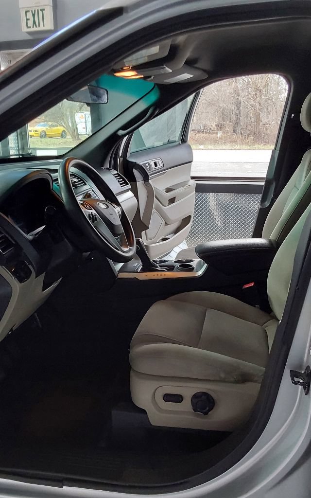 Used 2013 Ford Explorer FWD image 13