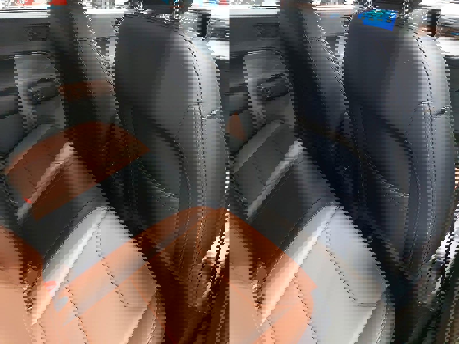 Used 2024 Ford Maverick Lariat image 11