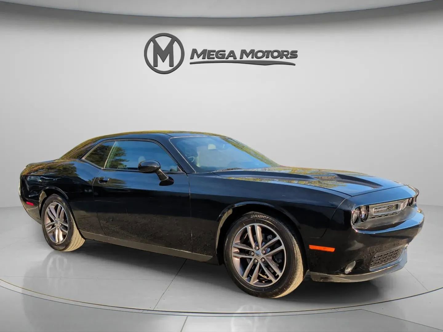 Used 2019 Dodge Challenger SXT AWD/4WD image 10
