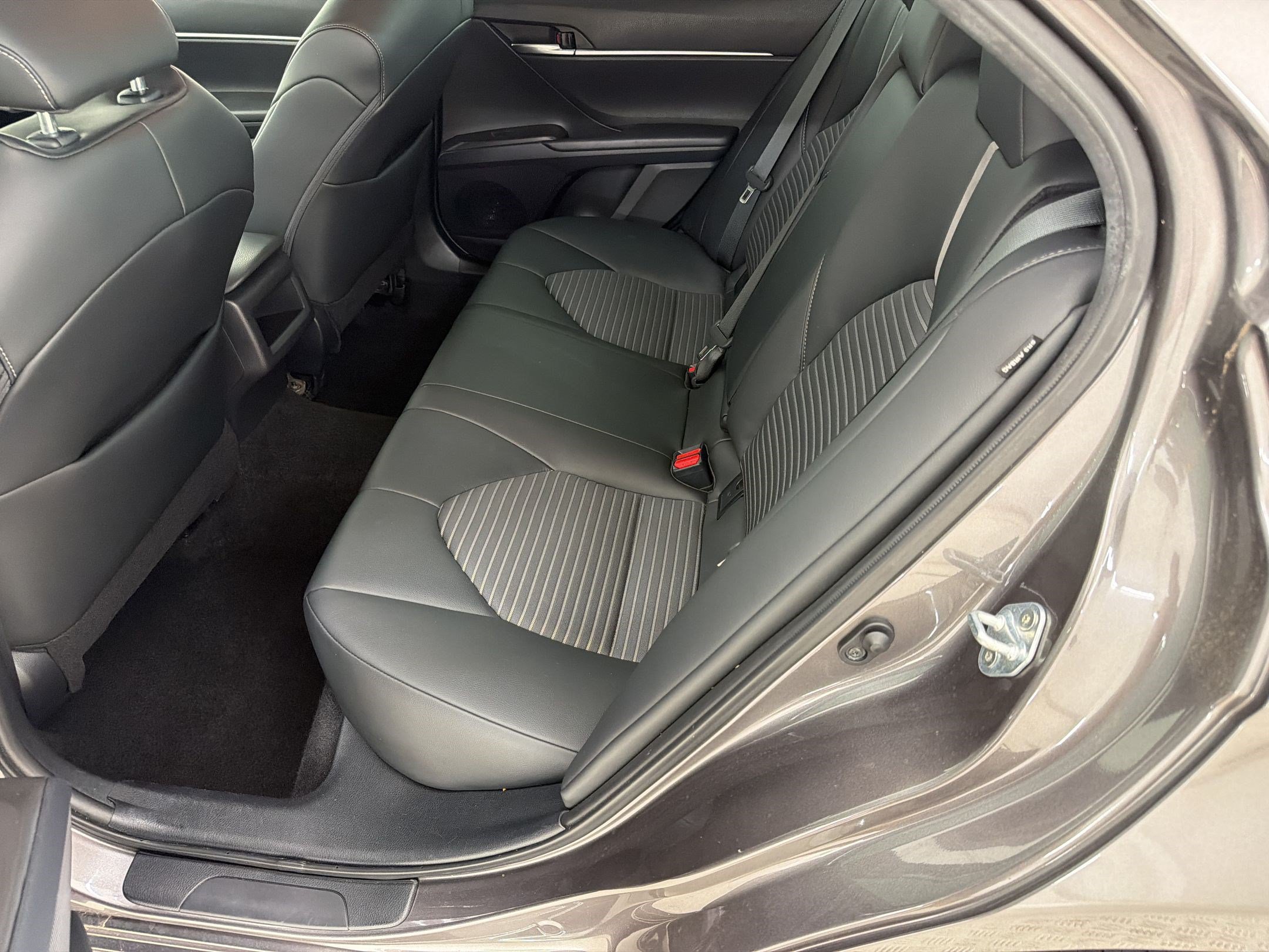 Used 2023 Toyota Camry SE FWD image 21