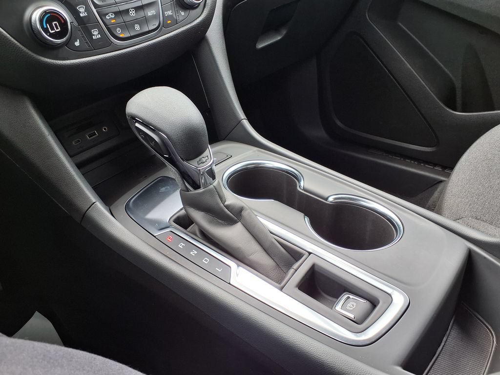 Used 2024 Chevrolet Equinox LT FWD image 30