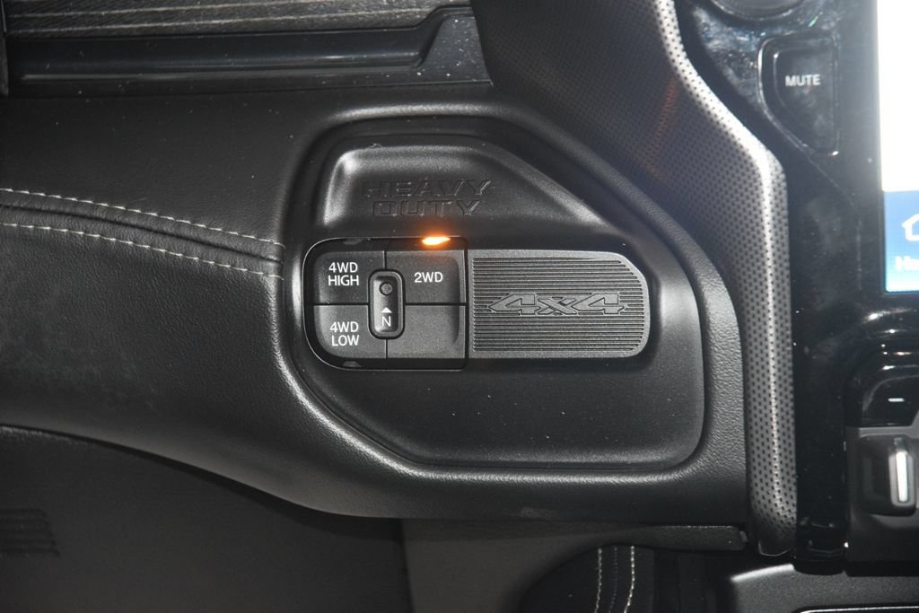 Used 2024 RAM 5500 4x4 Crew Cab image 30