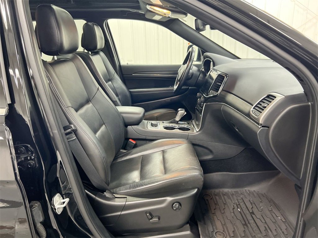 Used 2021 Jeep Grand Cherokee Limited w/ Luxury Group II image 23