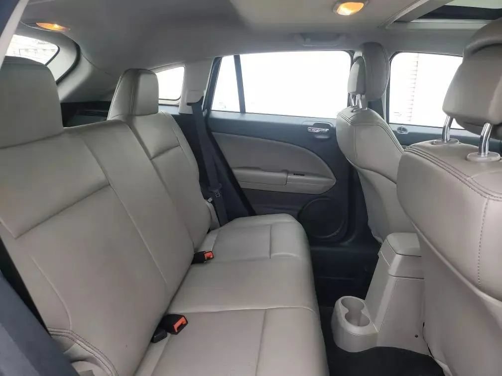 Used 2011 Dodge Caliber Uptown FWD image 20