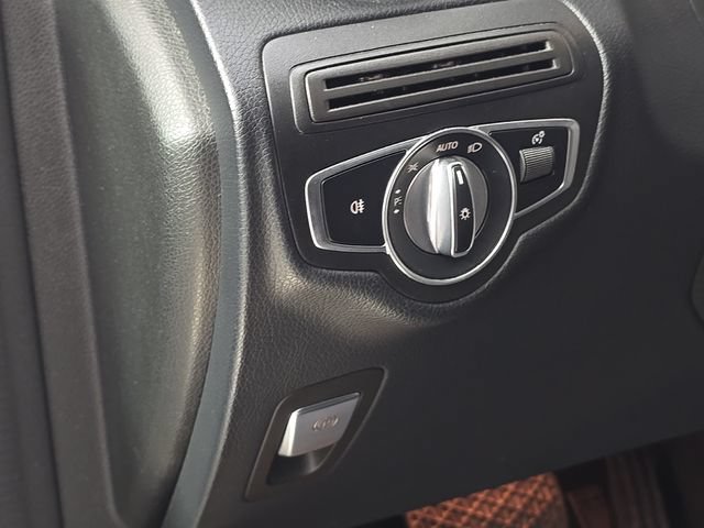 Used 2019 Mercedes-Benz GLC 300 4MATIC image 18