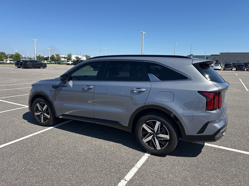 Used 2022 Kia Sorento S w/ Panoramic Sunroof Package FWD image 11