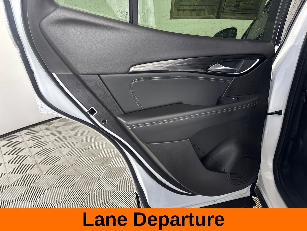 Used 2023 Buick Envision Essence w/ Sport Touring Package AWD/4WD image 15