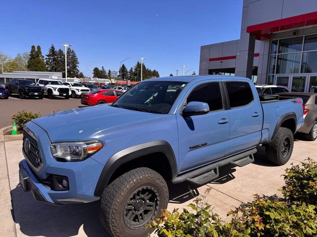 Used 2019 Toyota Tacoma TRD Off-Road w/ TRD Premium Off Road Package AWD/4WD image 2