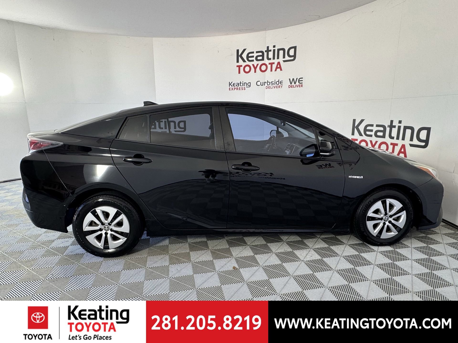 Used 2017 Toyota Prius Four image 4