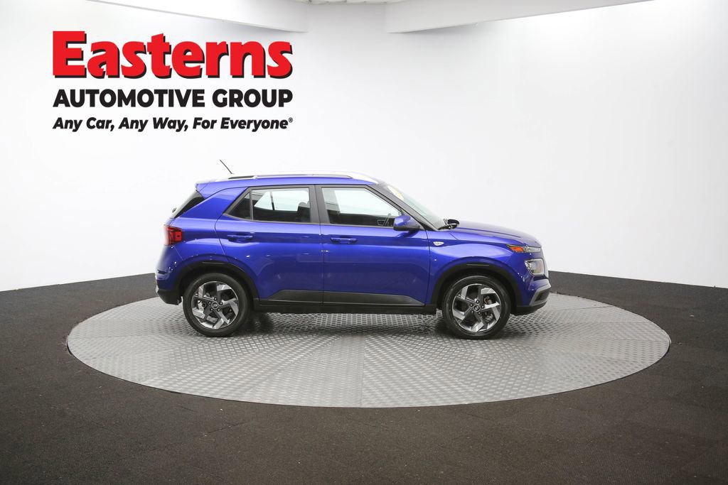Used 2023 Hyundai Venue SEL image 40
