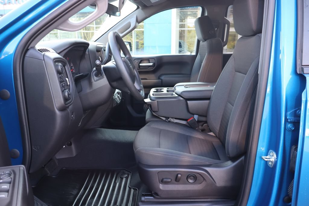 Used 2023 Chevrolet Silverado 1500 Custom Trail Boss AWD/4WD image 4