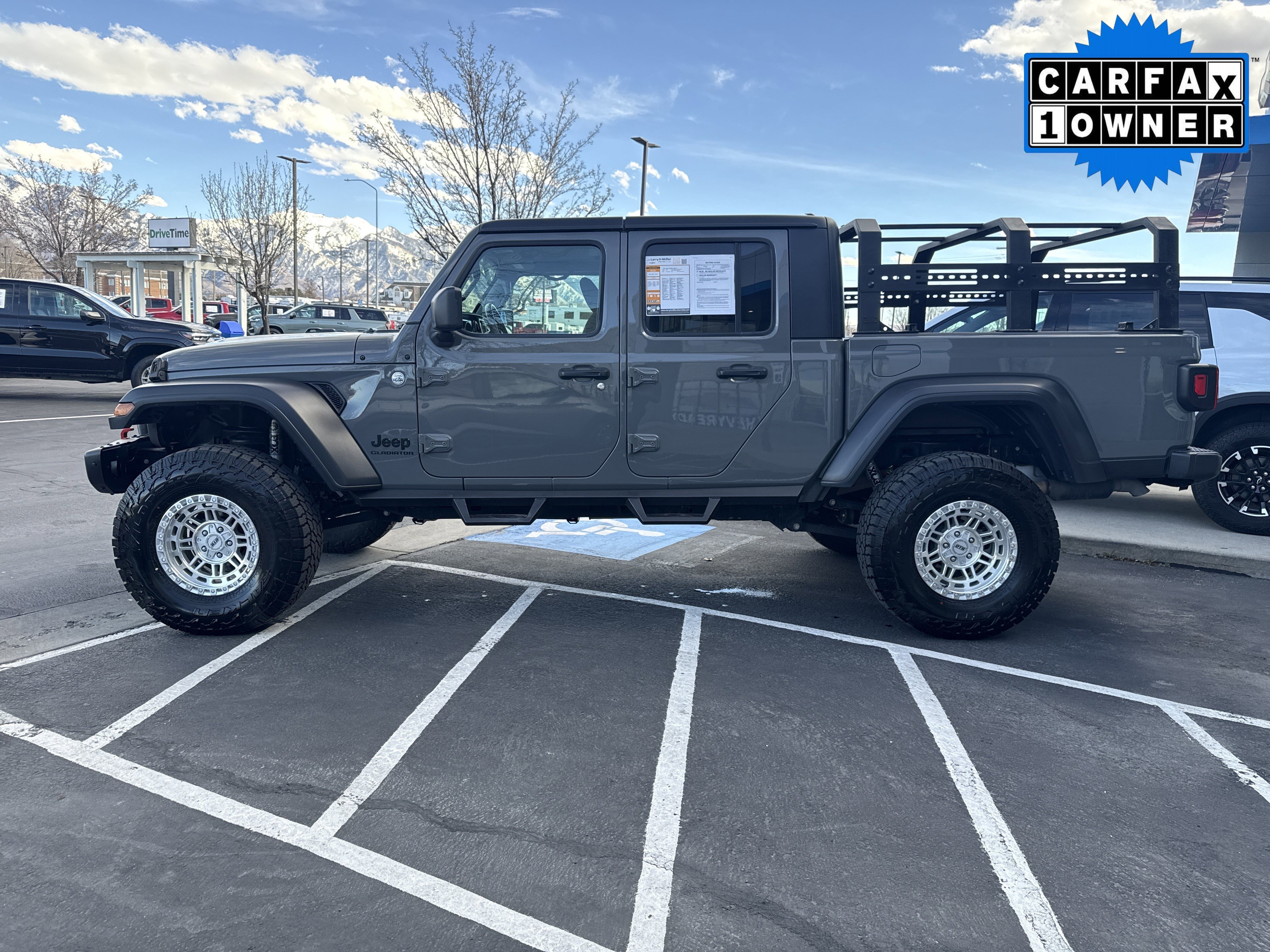 Used 2021 Jeep Gladiator Sport image 2