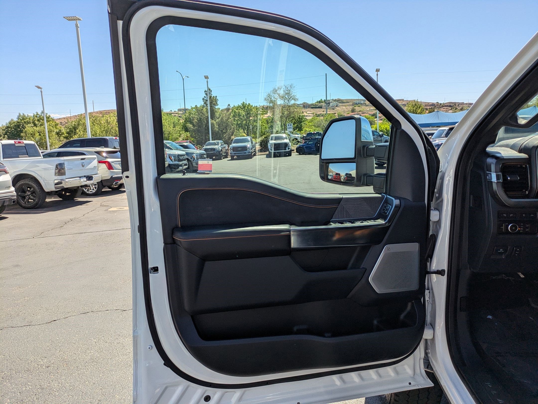 Used 2023 Ford F250 Platinum w/ FX4 Off-Road Package image 14