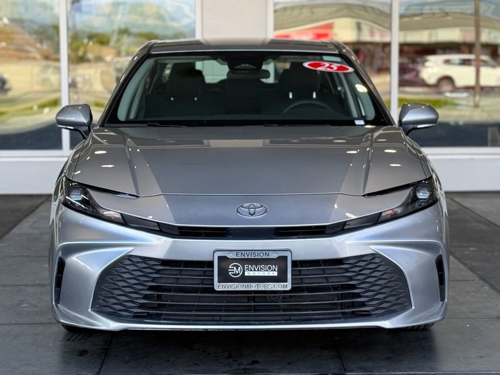 Used 2025 Toyota Camry LE image 4