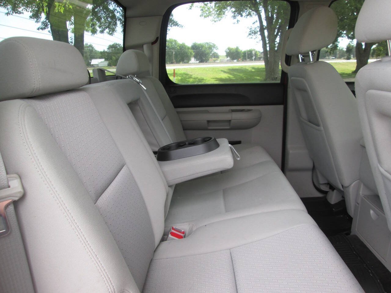 Used 2011 Chevrolet Silverado 2500 LT w/ Interior Plus Package AWD/4WD image 22