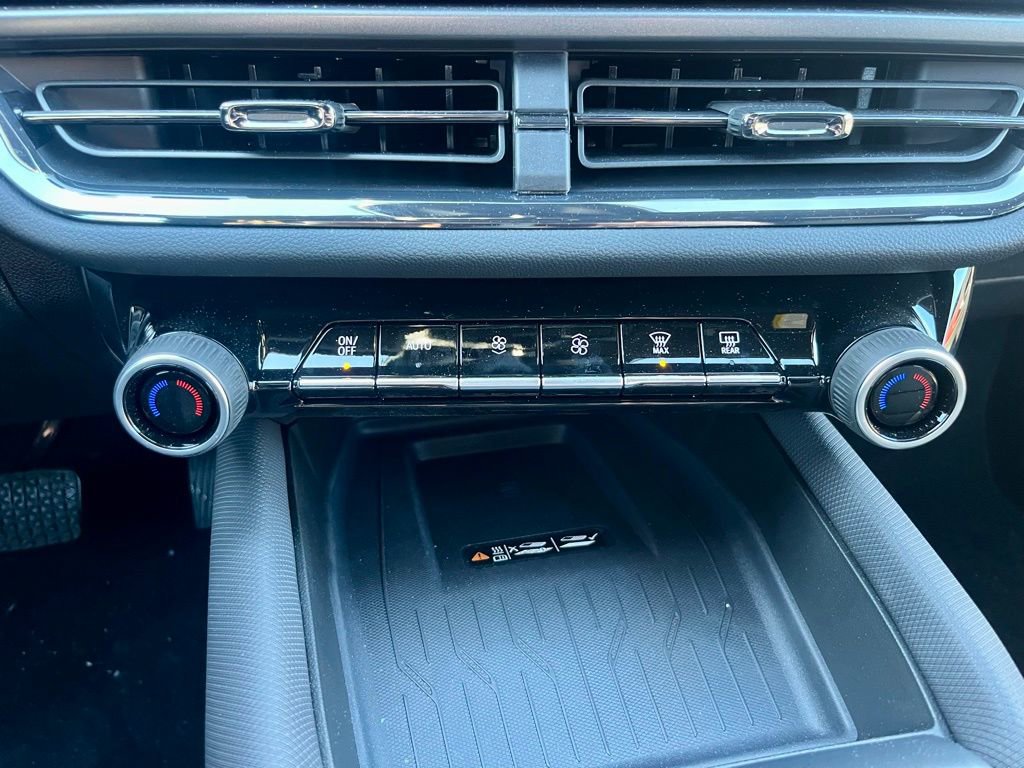 New 2025 Chevrolet Equinox EV RS w/ Active Safety Package 3 AWD/4WD image 13