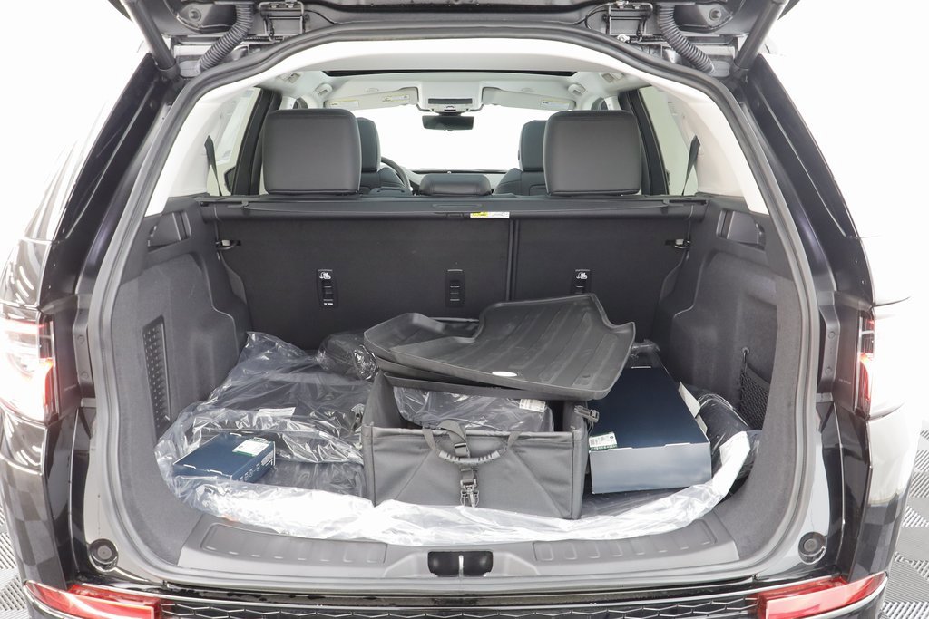 New 2025 Land Rover Discovery Sport S image 18