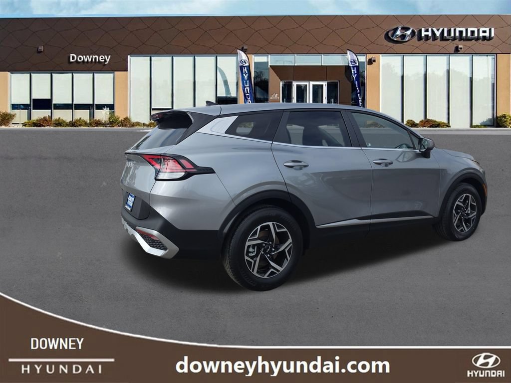 Used 2025 Kia Sportage LX FWD image 5