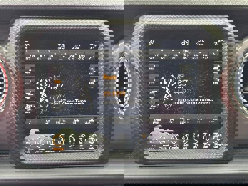 Used 2022 Jeep Gladiator Rubicon w/ Cold Weather Group image 20