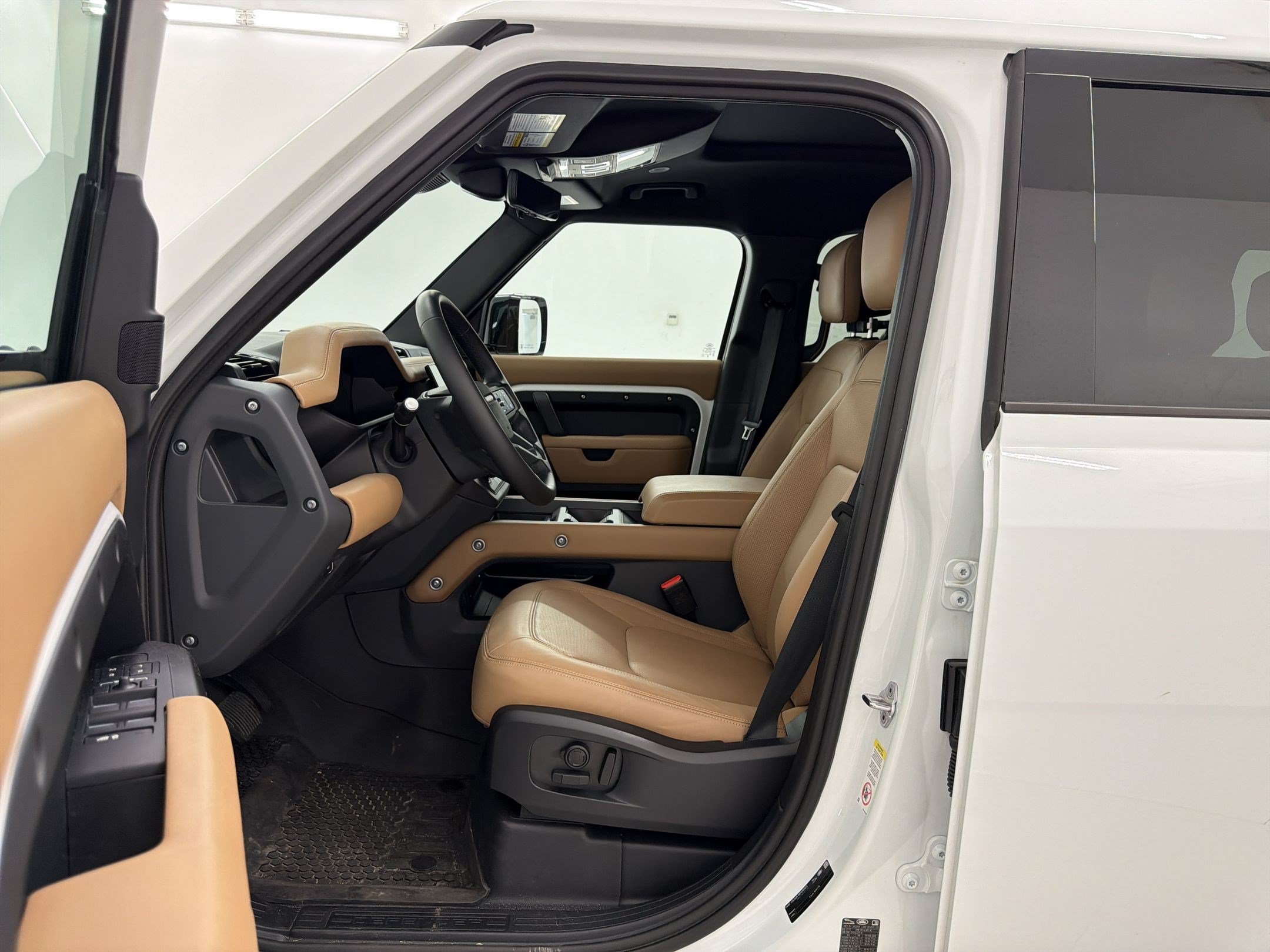 New 2026 Land Rover Defender 110 X-Dynamic SE AWD/4WD image 5