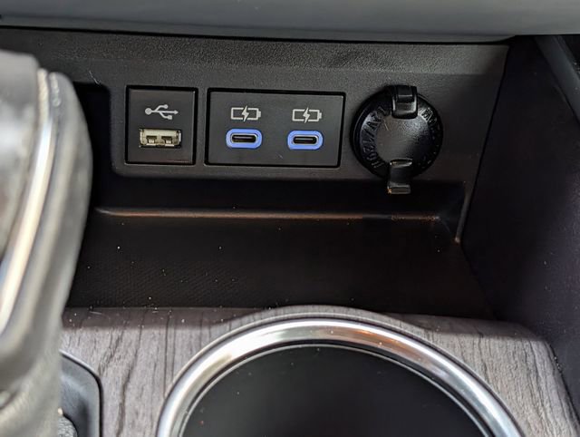 Used 2022 Toyota Highlander Limited image 18