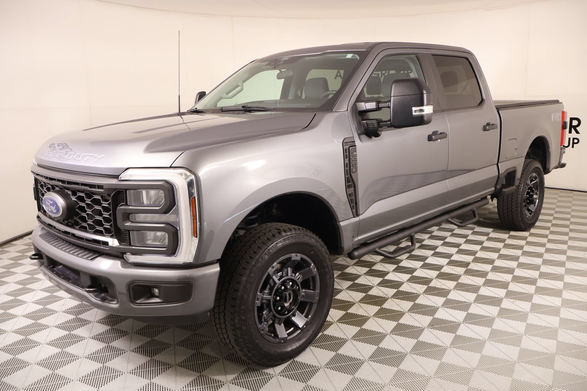 Used 2024 Ford F250 XL w/ STX Appearance Package AWD/4WD image 9