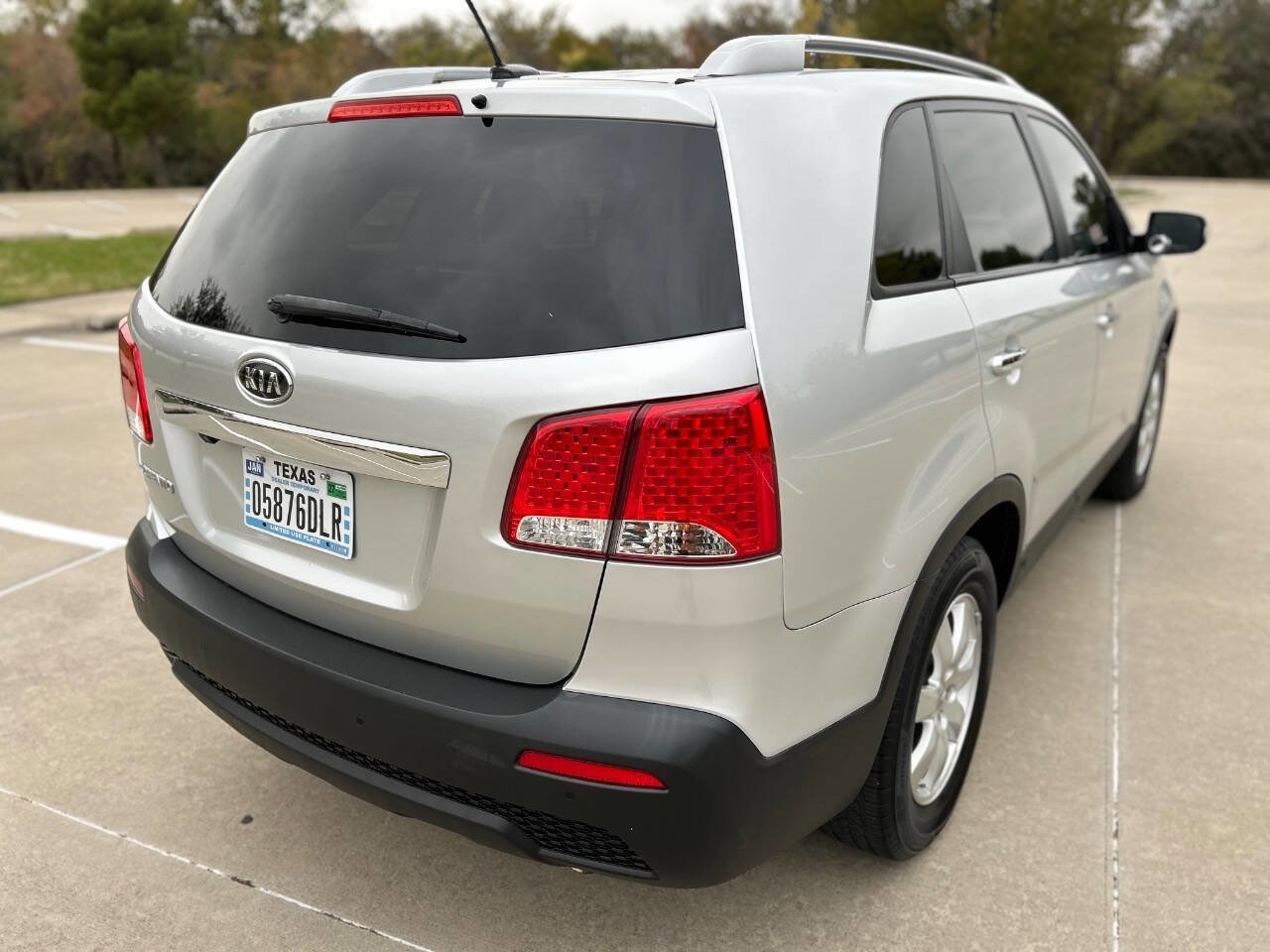 Used 2013 Kia Sorento LX w/ Convenience Pkg image 6