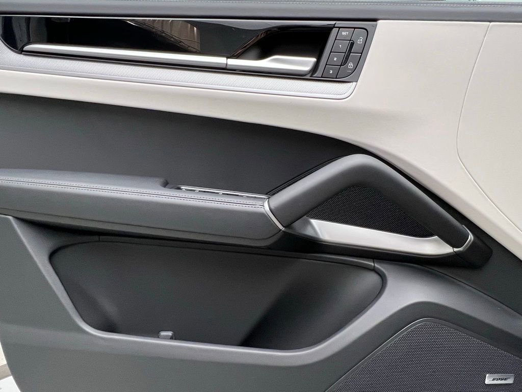 New 2026 Porsche Cayenne S image 19