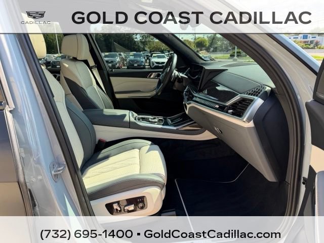 Used 2025 BMW X7 M60i AWD/4WD image 7