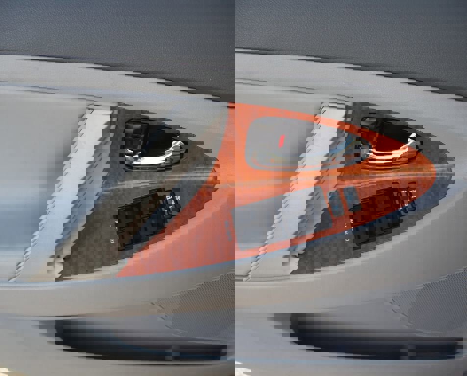 Used 2011 Toyota Camry XLE image 18