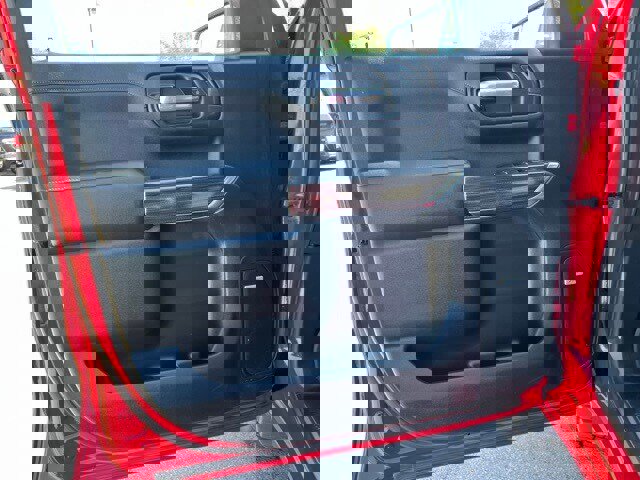 Used 2021 Chevrolet Silverado 1500 LT Trail Boss w/ Convenience Package II image 11