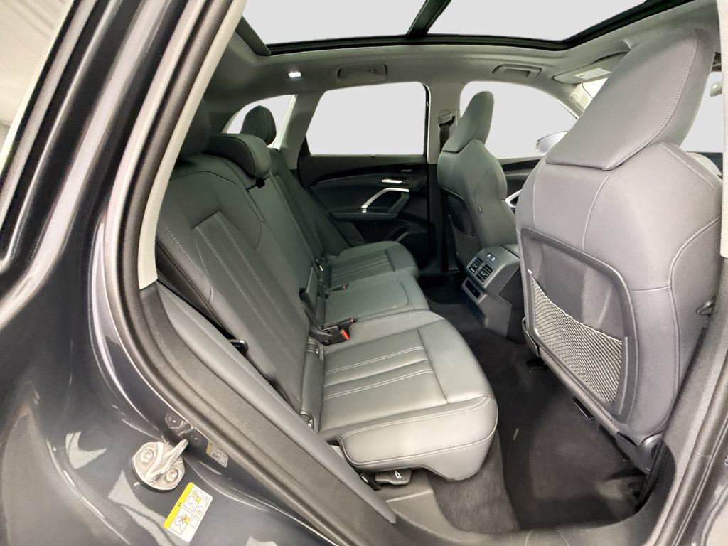 Used 2025 Audi Q5 Premium Plus w/ Premium Plus AWD/4WD image 21