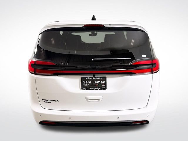 New 2026 Chrysler Pacifica Select image 6