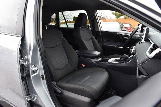 Used 2025 Toyota RAV4 XLE image 20