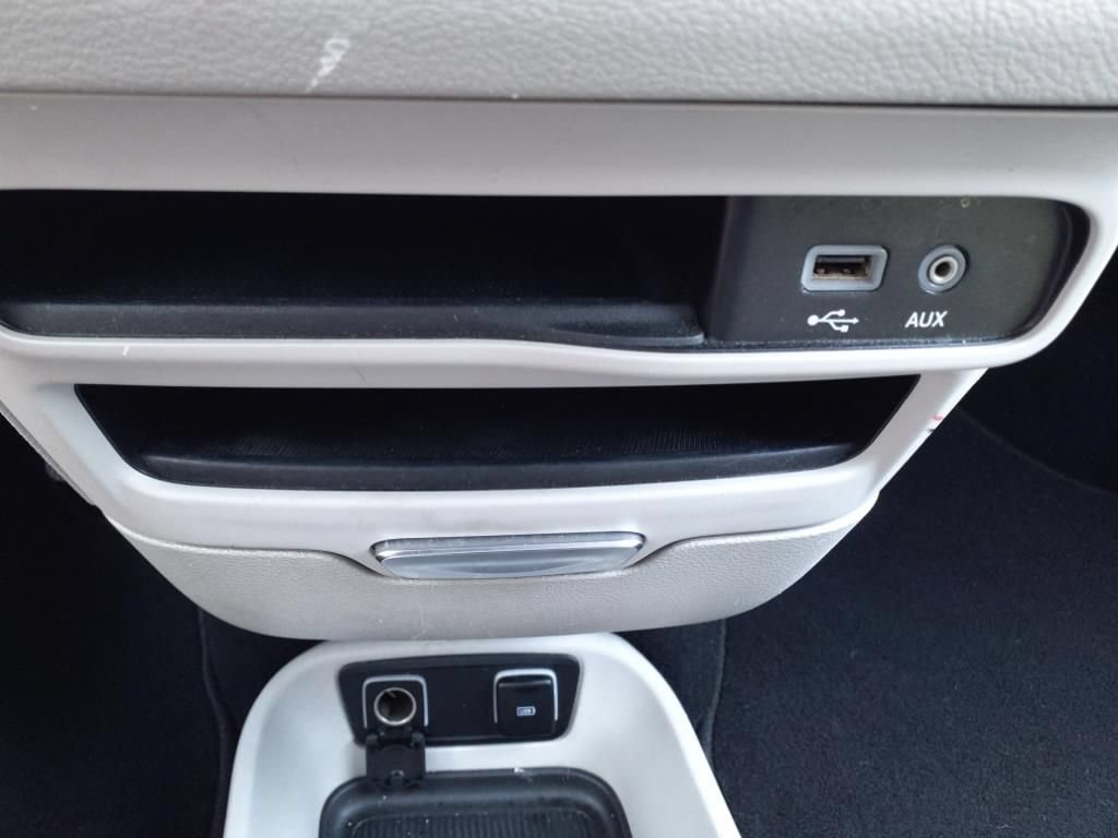 Used 2020 Chrysler Pacifica Touring-L FWD image 20