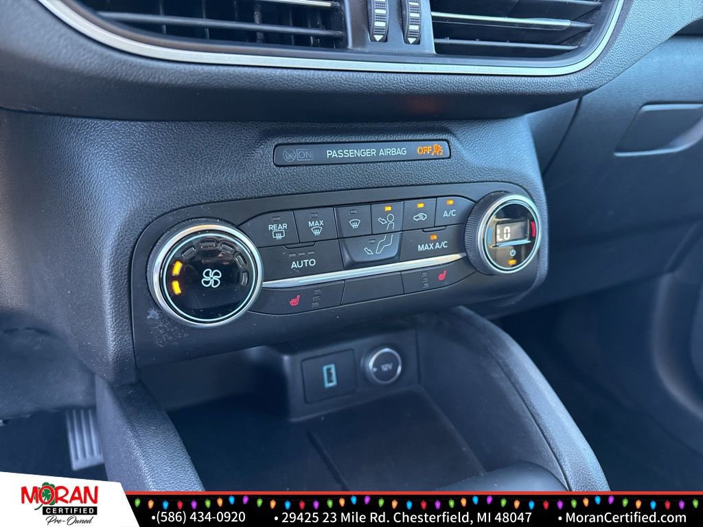 Used 2020 Ford Escape SE Sport image 16