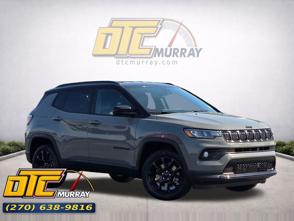 Used 2023 Jeep Compass Latitude AWD/4WD image 1