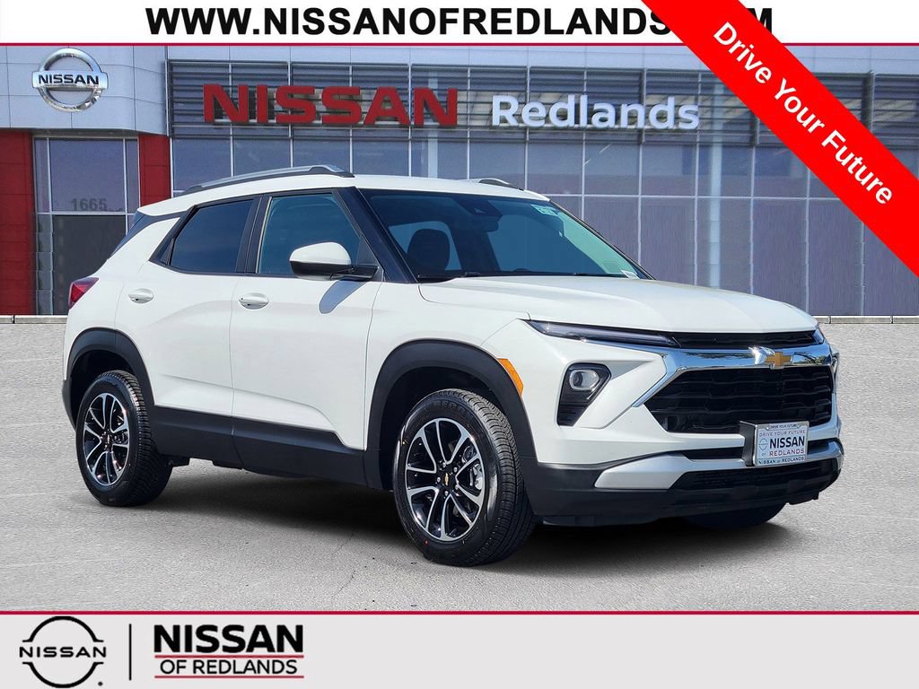 Used 2025 Chevrolet TrailBlazer LT AWD/4WD image 1