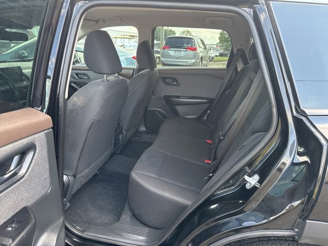 Used 2023 Nissan Rogue S image 10