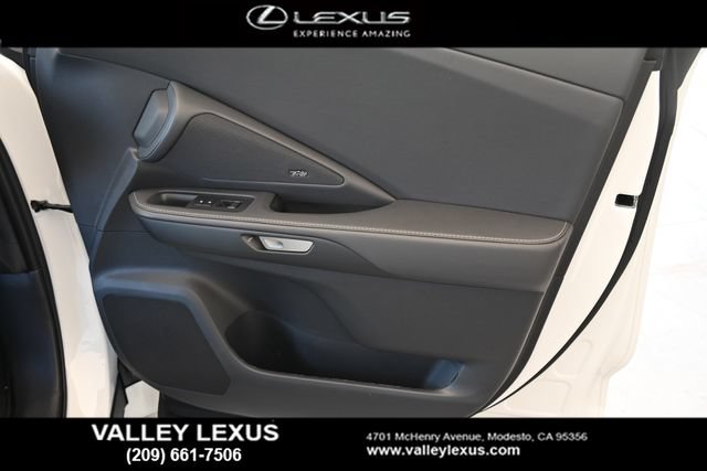 New 2026 Lexus TX 500h AWD image 17