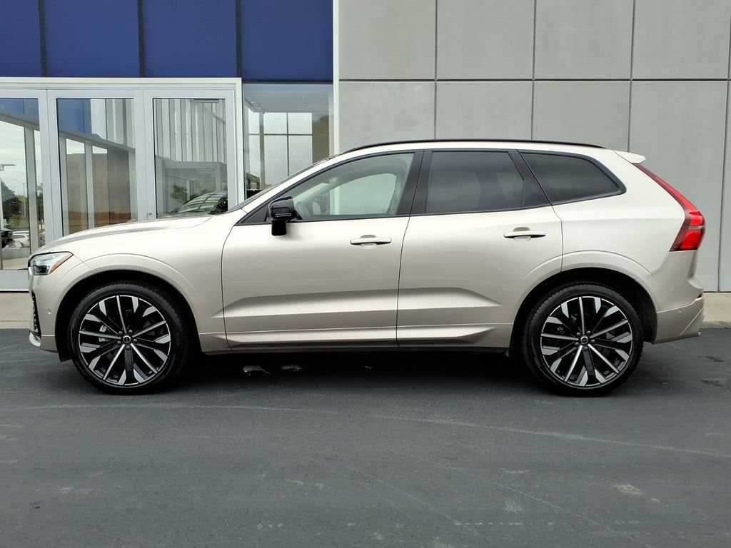 Certified 2026 Volvo XC60 B5 Ultra AWD/4WD image 3