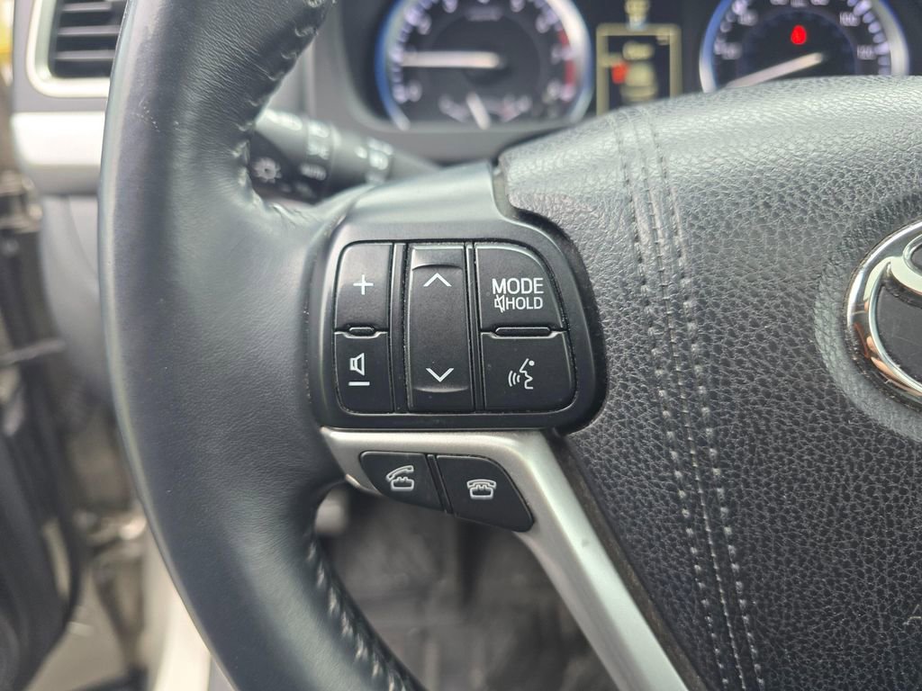 Used 2016 Toyota Highlander Limited AWD/4WD image 21