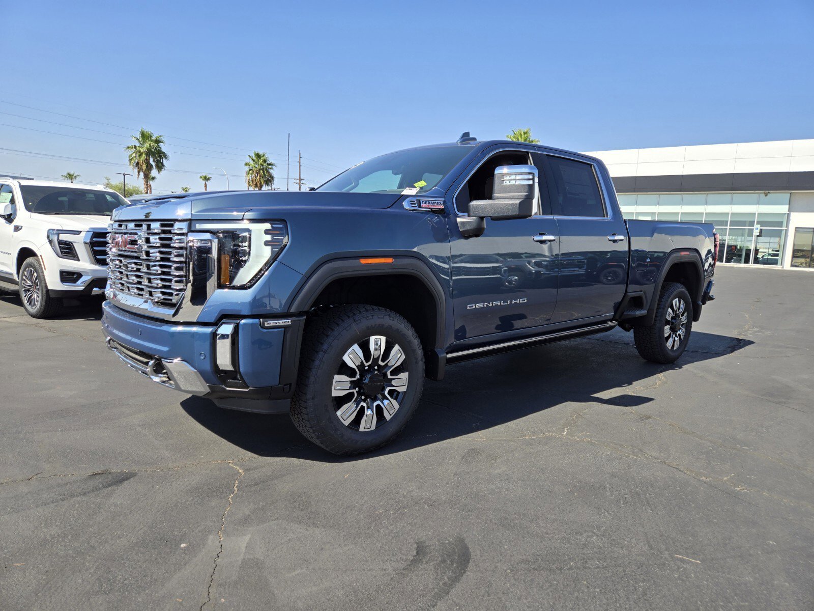 New 2025 GMC Sierra 2500 Denali w/ Denali Reserve Package image 2