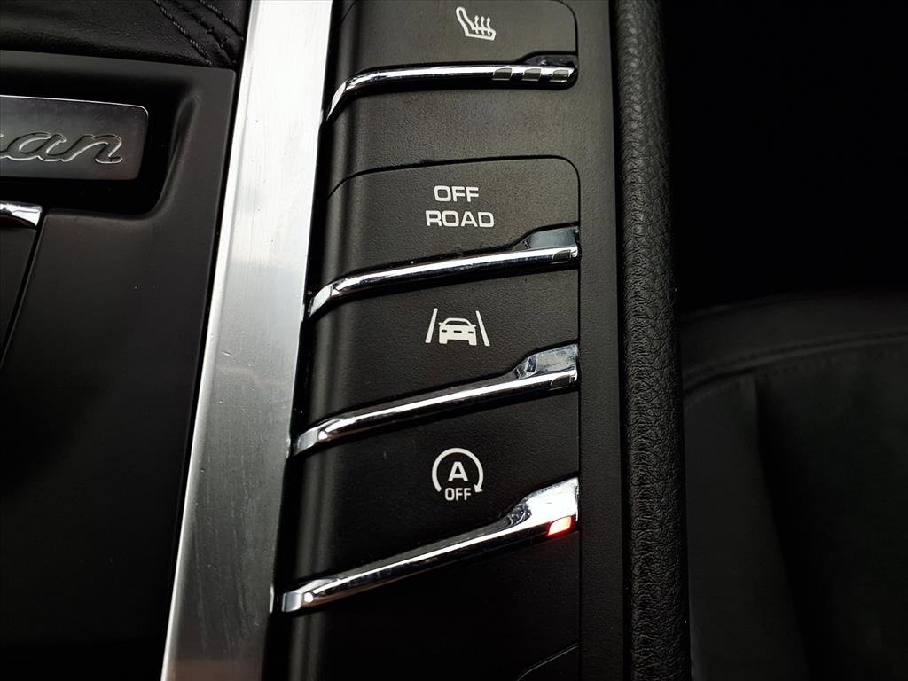 Used 2017 Porsche Macan image 20